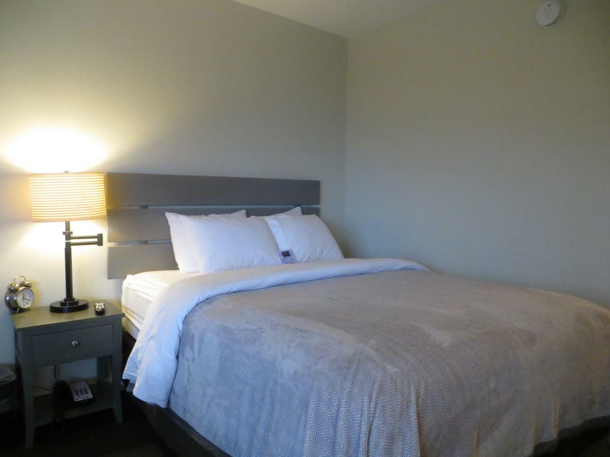 Brio Beach Inn 特拉弗斯城 外观 照片